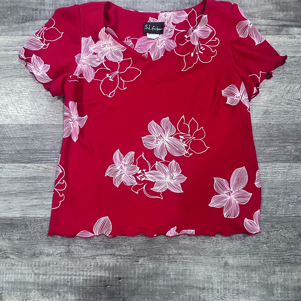 S.L. Fashions Crimson and White Floral Top